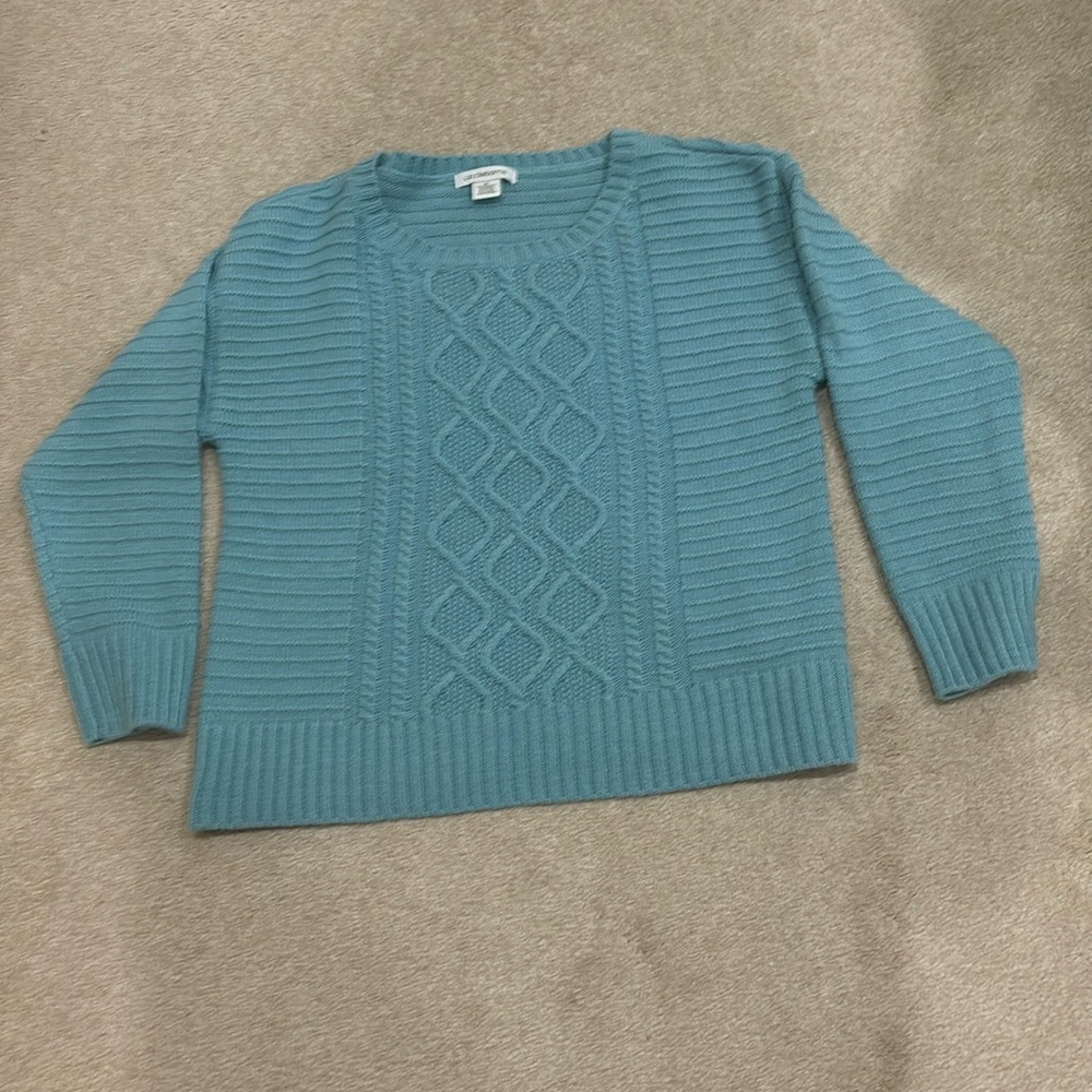Liz Claiborne light teal color women’s sweater size medium
